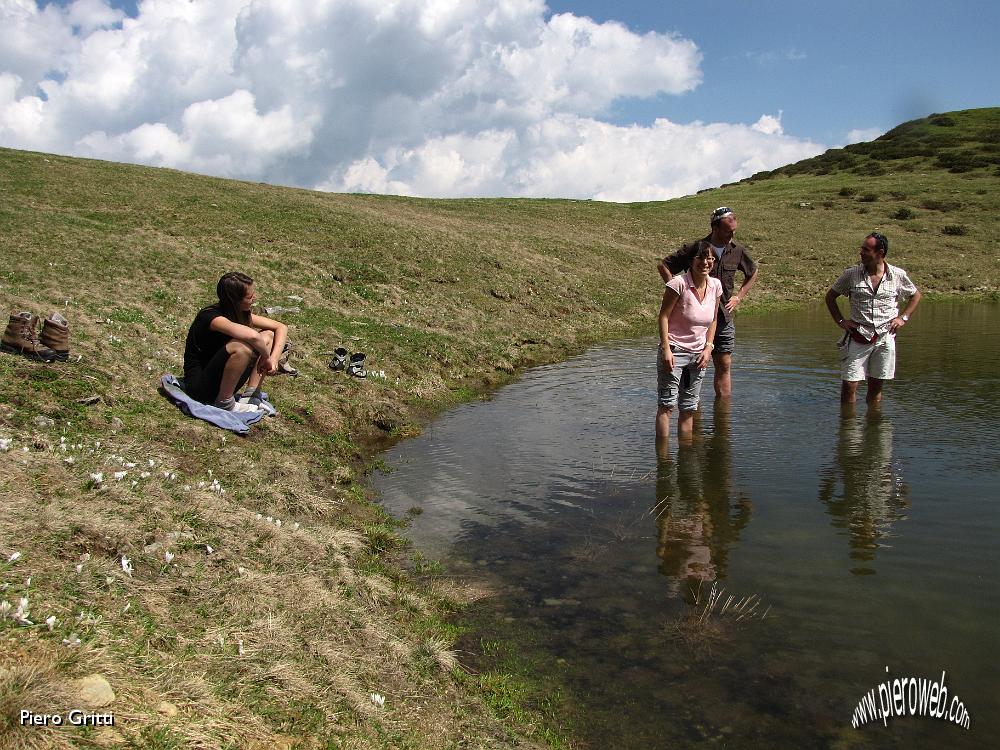 90 Ma sì entriamo in acqua....jpg